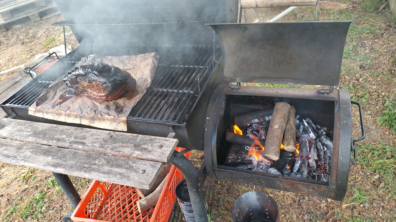 Der Grill voll in Gange